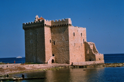 Historische Festung auf der ile St. Honorat, 2006  -   Ancient Fortress on the ile St Honorat (near Cannes)